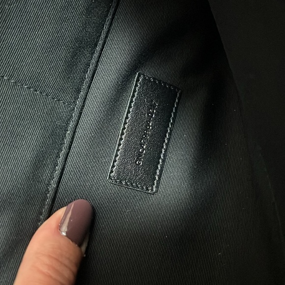 YSL Crocodile Embossed iPad Case - Picture 10 of 10